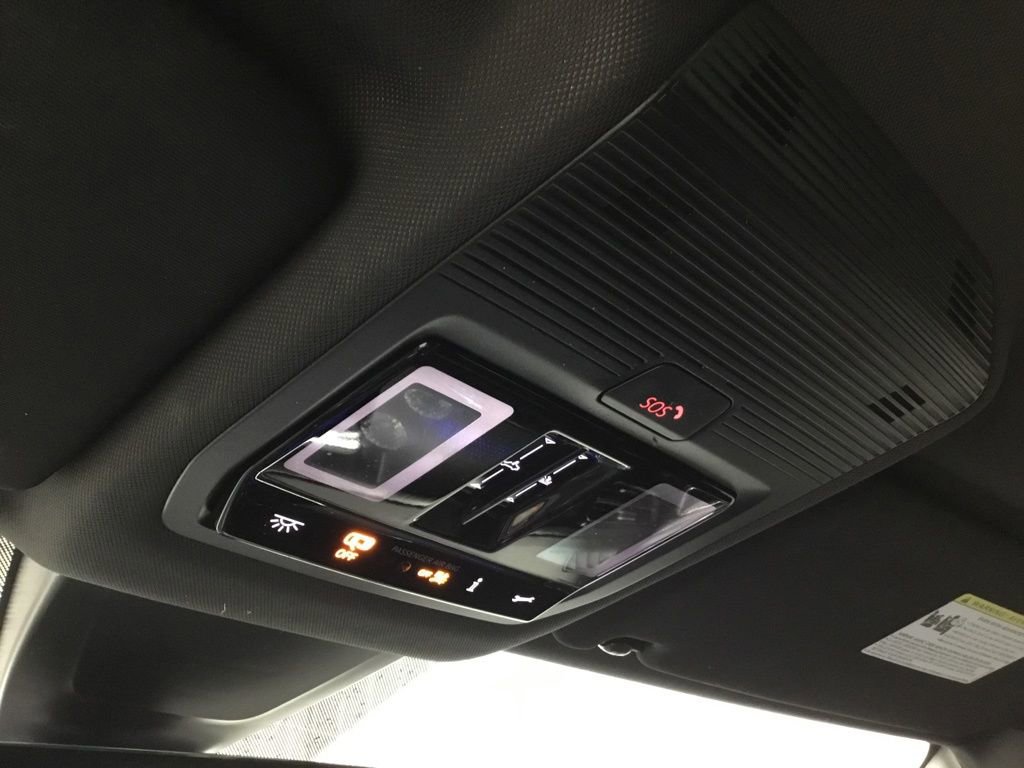 Used 2024 Volkswagen Atlas Cross Sport SEL R-Line AWD/4WD image 19