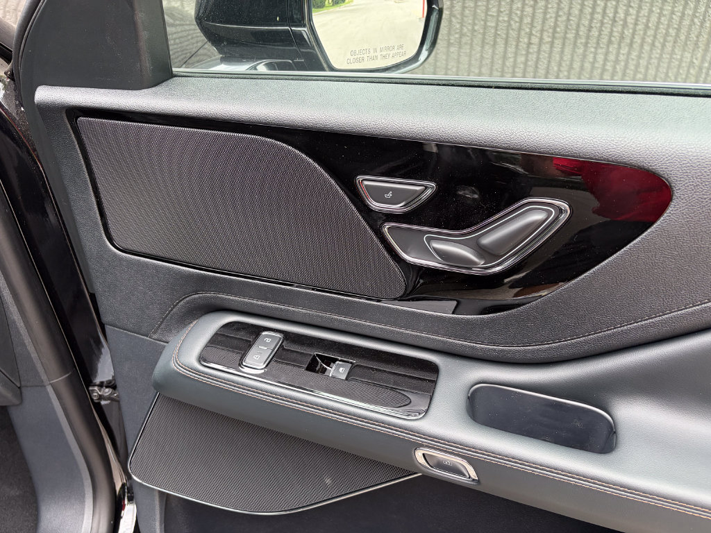 New 2026 Lincoln Aviator AWD image 35