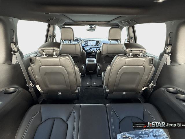 New 2026 Chrysler Pacifica Select image 27