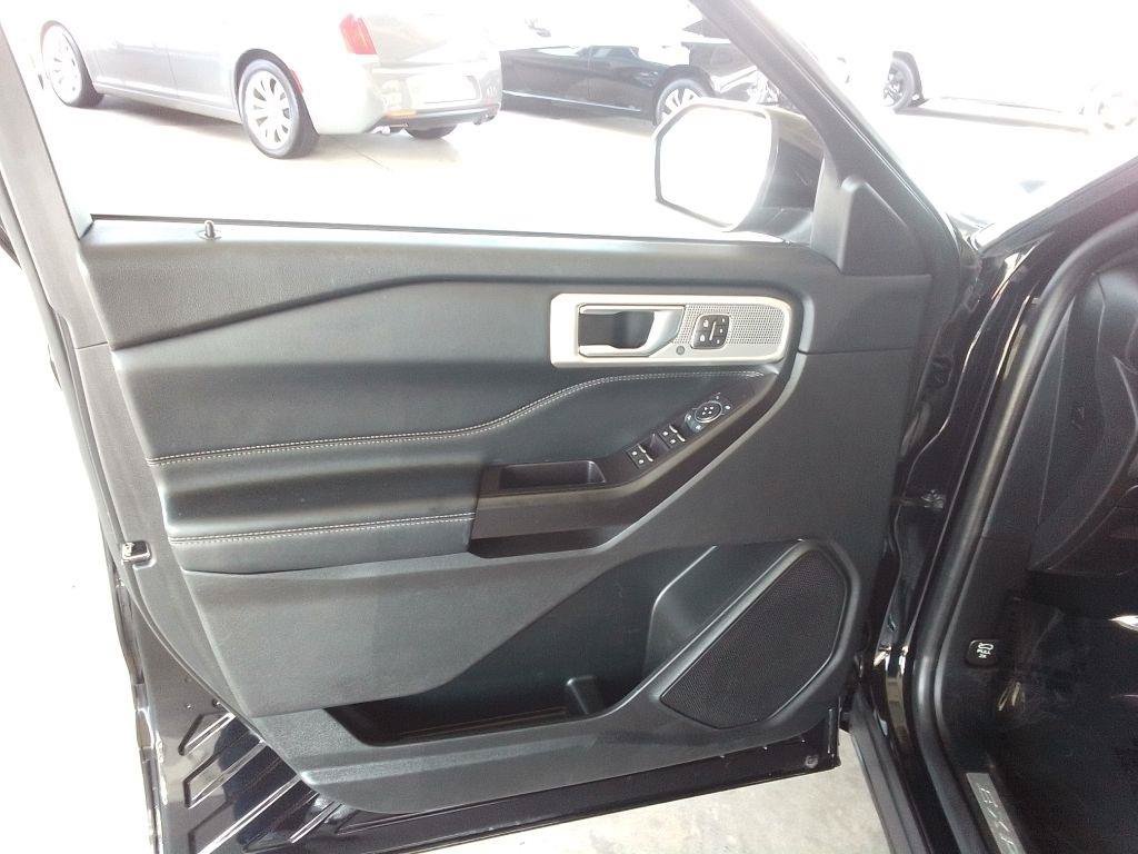 Used 2020 Ford Explorer Limited AWD/4WD image 25