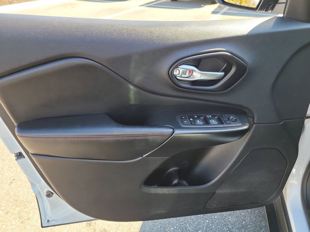 Certified 2022 Jeep Cherokee Trailhawk image 15