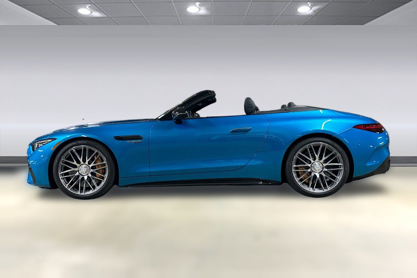 Used 2025 Mercedes-Benz SL 63 AMG S e Performance 4MATIC image 2