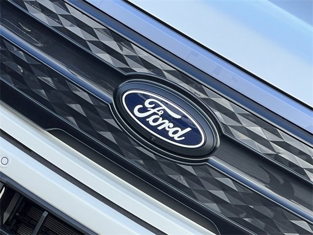 New 2025 Ford F150 Lightning Platinum image 3