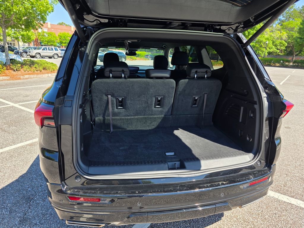 Certified 2025 Buick Enclave Sport Touring image 33