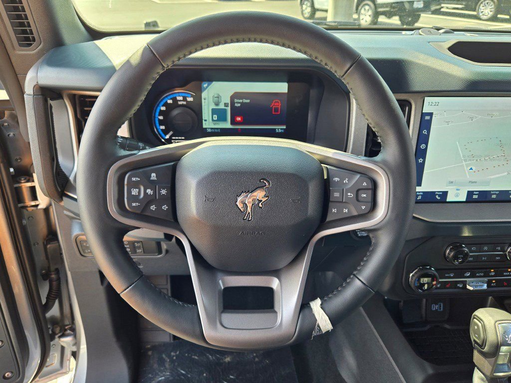 Used 2024 Ford Bronco Outer Banks image 32