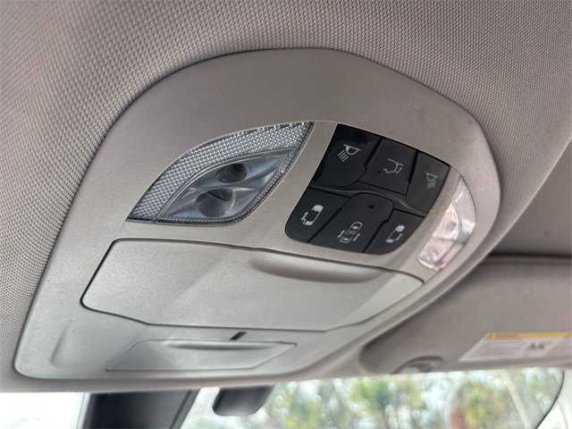 Used 2020 Chrysler Pacifica Touring-L image 36