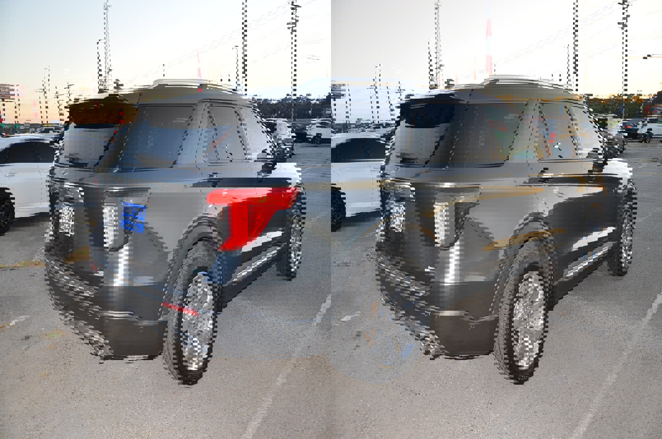 Used 2020 Ford Explorer Platinum w/ Premium Technology Package image 5