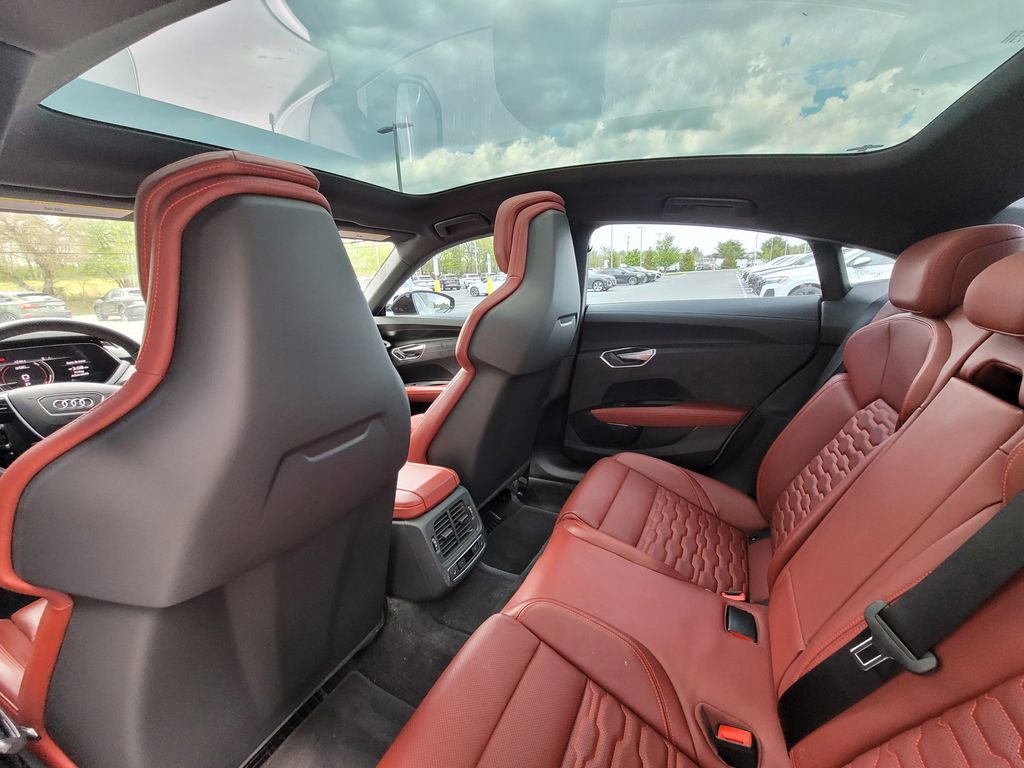 Used 2024 Audi e-tron GT Premium Plus w/ Performance Package AWD/4WD image 14