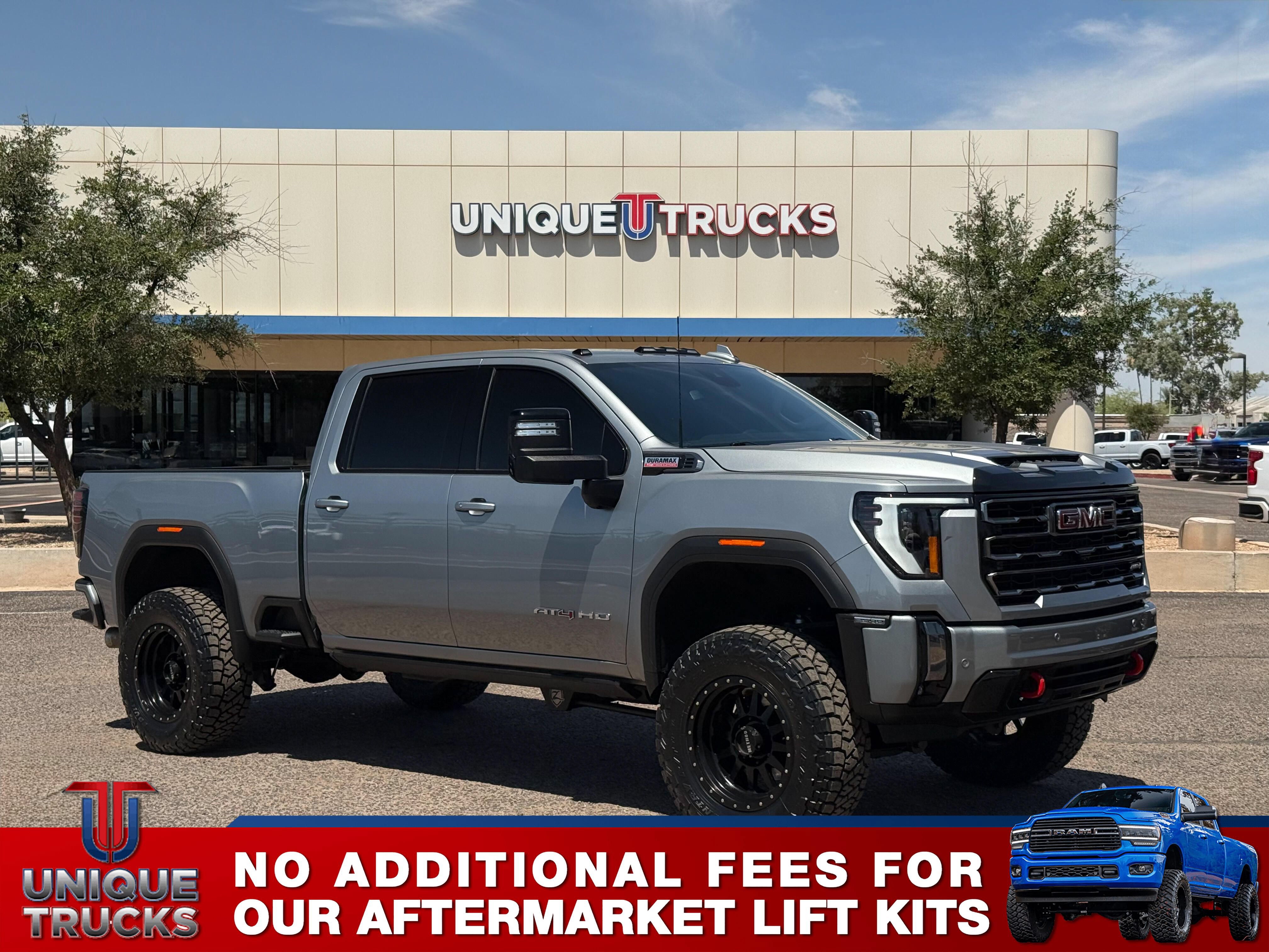 Used 2024 GMC Sierra 2500 AT4 w/ AT4 Preferred Package AWD/4WD image 3