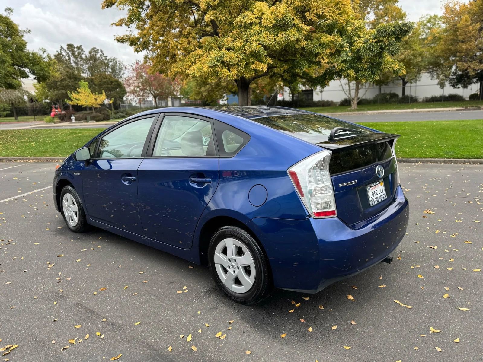 Used 2011 Toyota Prius Five image 5
