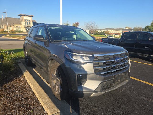 Used 2026 Ford Explorer Active w/ Active Comfort Package AWD/4WD image 1