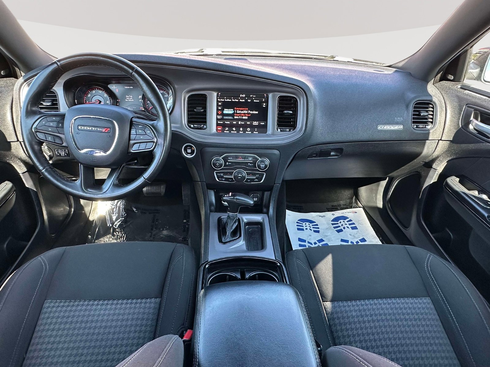 Used 2023 Dodge Charger SXT w/ Blacktop Package image 7
