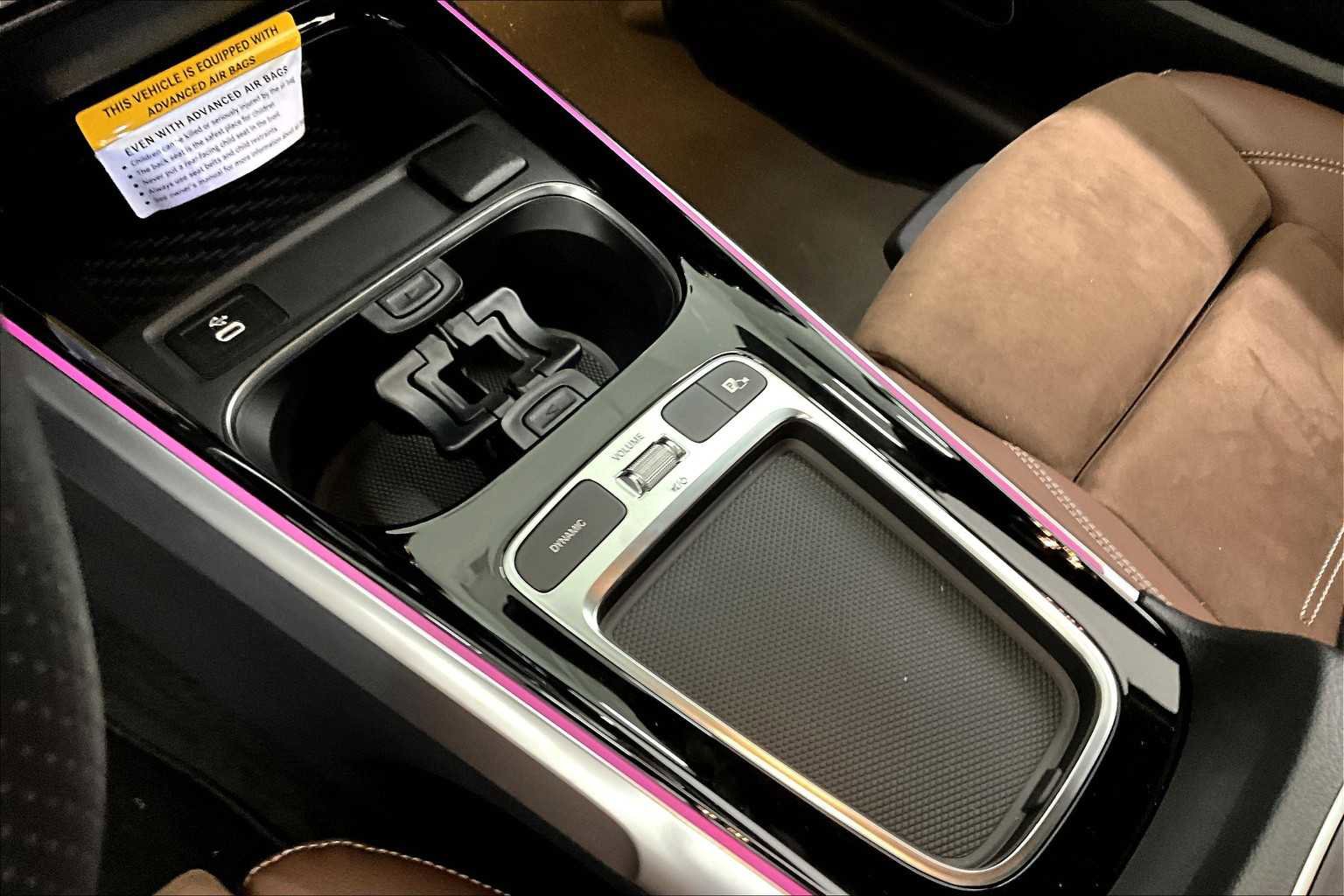 New 2025 Mercedes-Benz GLB 35 AMG 4MATIC image 7