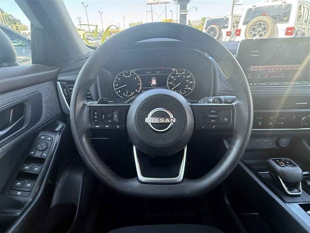 Used 2023 Nissan Rogue S AWD/4WD image 22
