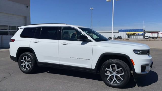 Used 2024 Jeep Grand Cherokee L Limited AWD/4WD image 3