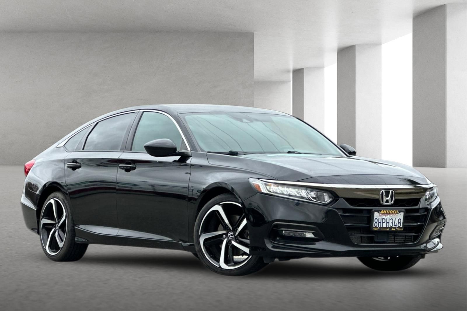 Used 2018 Honda Accord Sport image 2