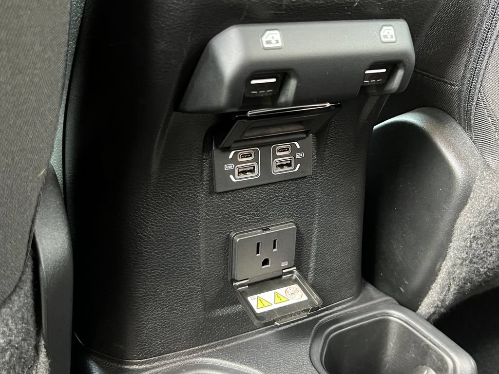 Used 2023 Jeep Wrangler Unlimited Sahara AWD/4WD image 17
