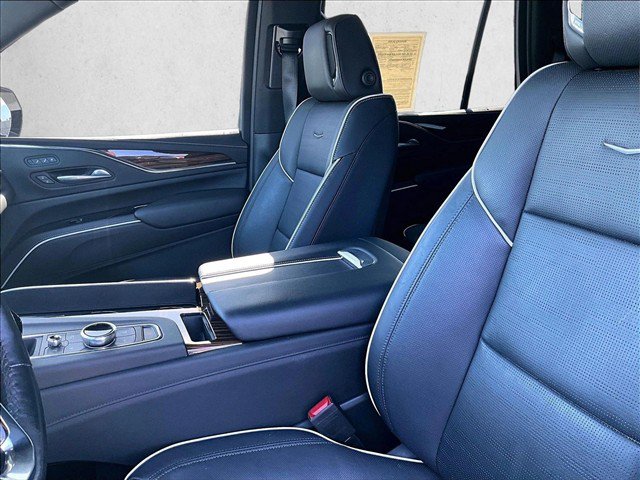 Used 2023 Cadillac Escalade Premium Luxury RWD image 27