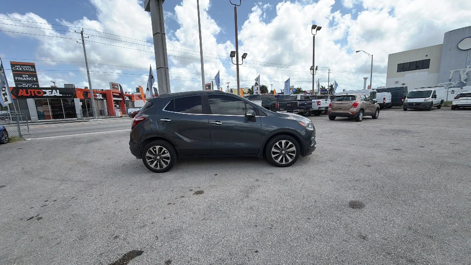 Used 2017 Buick Encore Essence FWD image 4