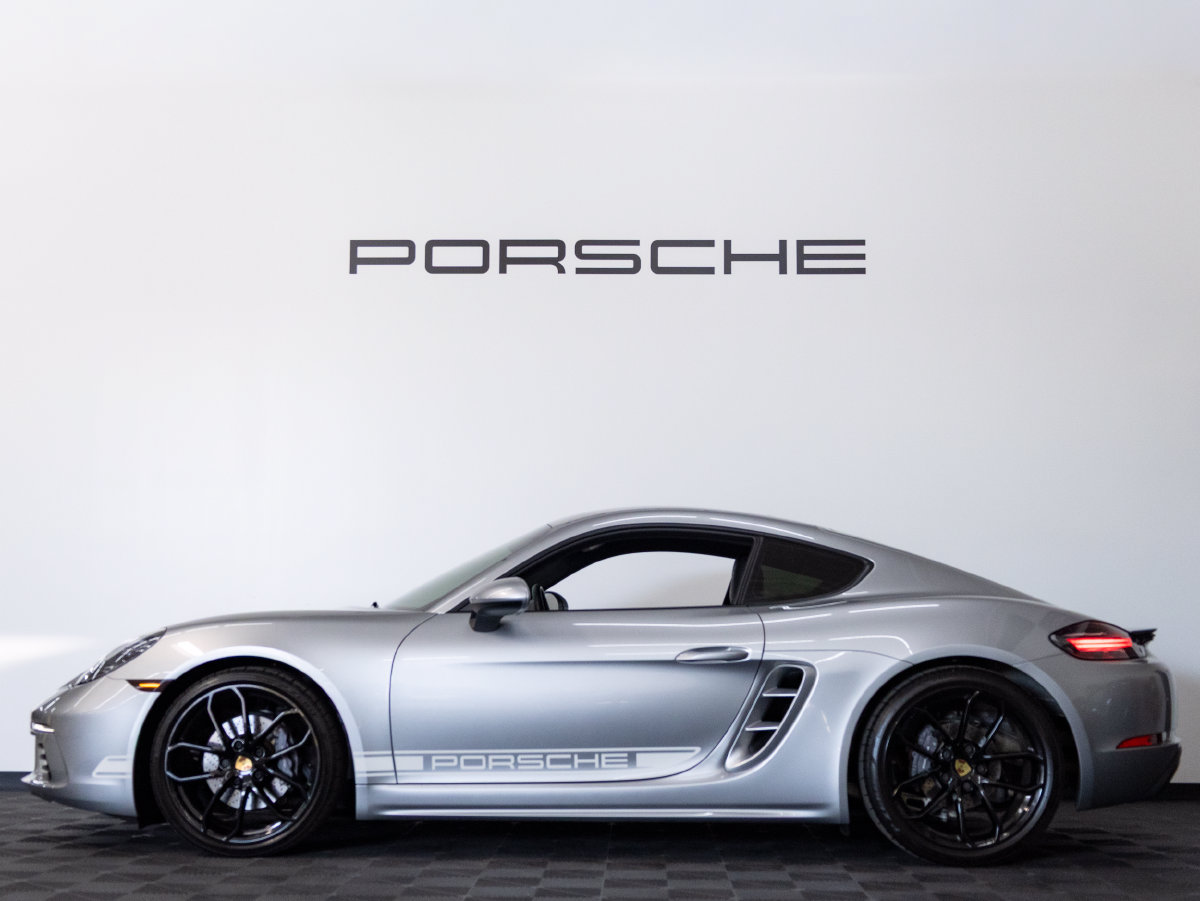 Certified 2024 Porsche 718 Cayman RWD image 2