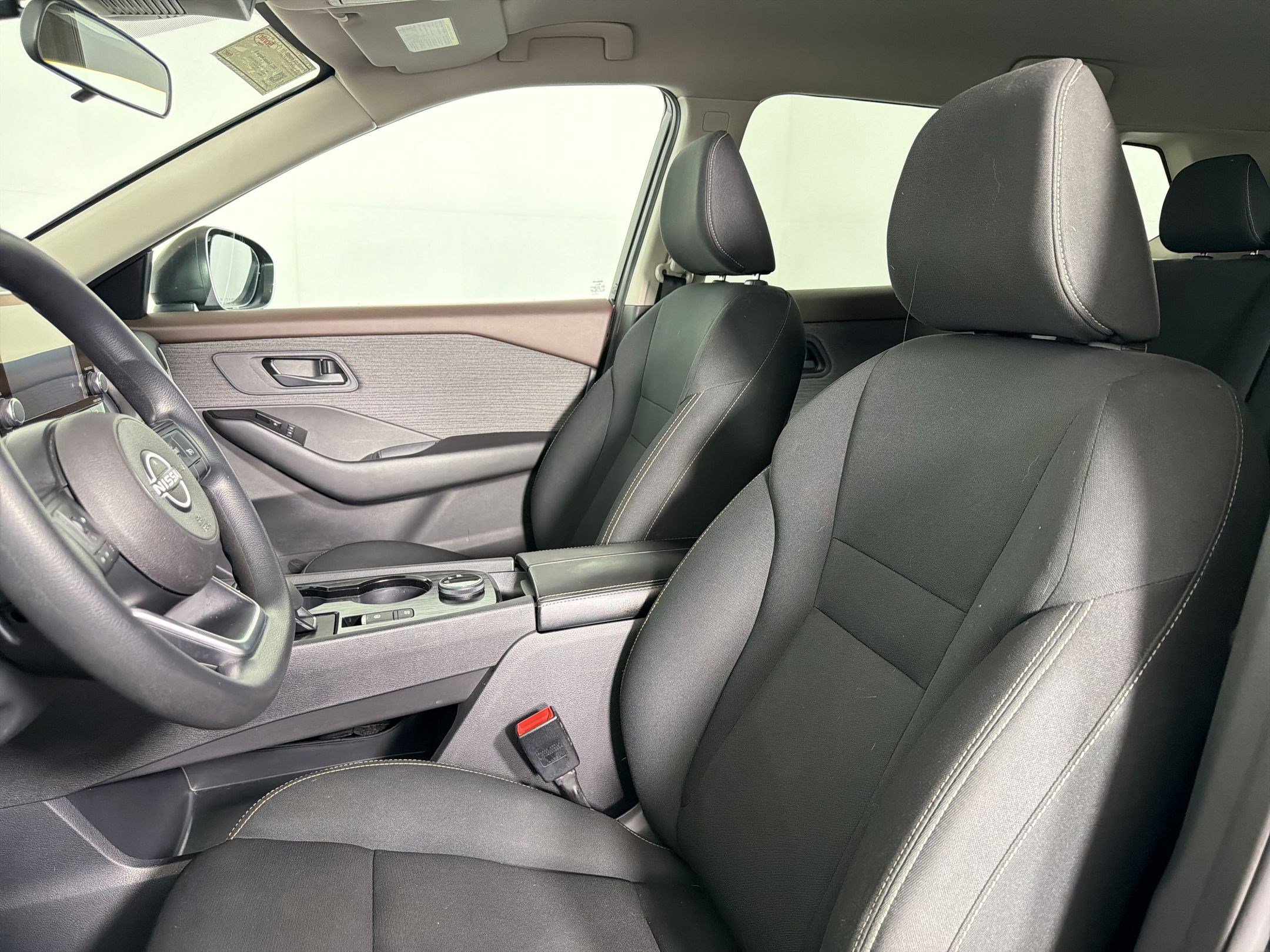 Used 2023 Nissan Rogue S AWD/4WD image 19