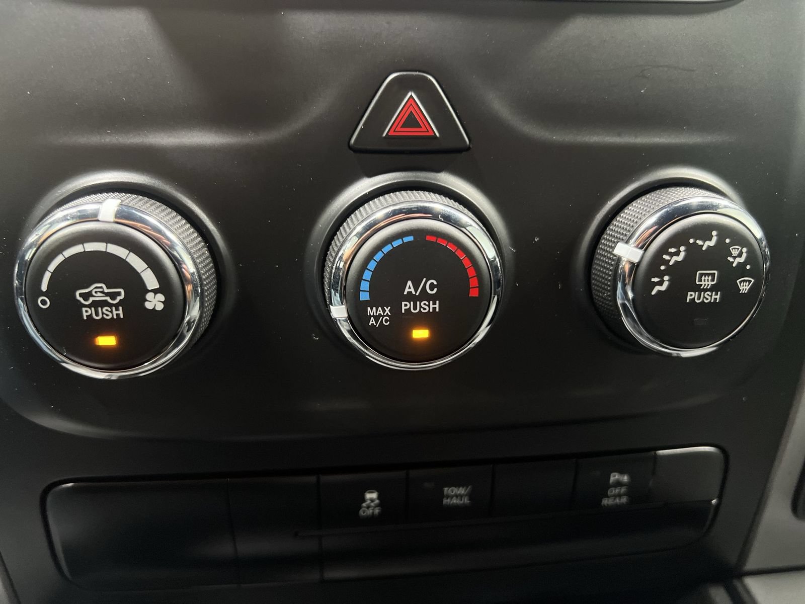 Used 2023 RAM 1500 Warlock AWD/4WD image 18