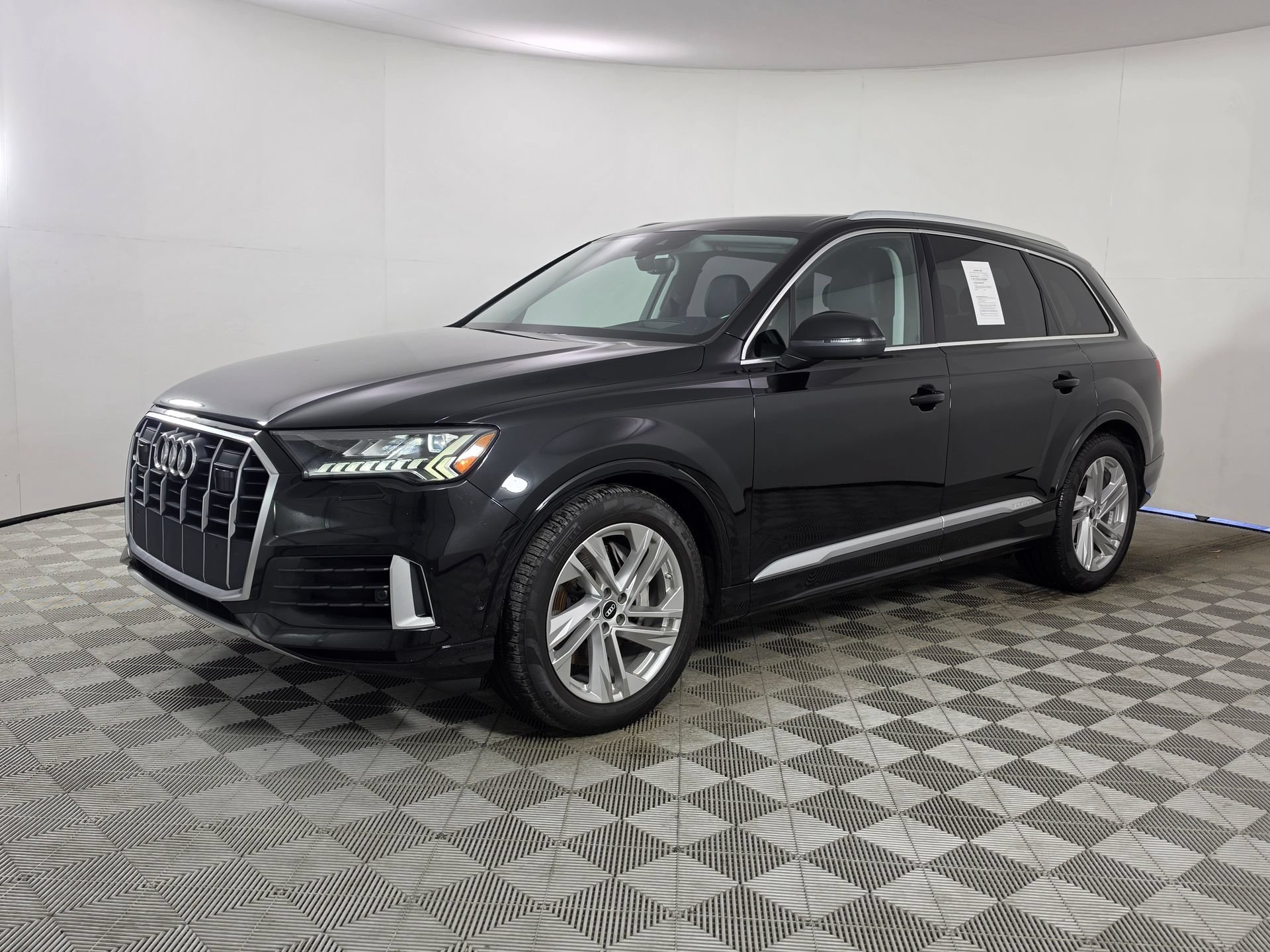 Used 2022 Audi Q7 3.0T Prestige w/ Prestige Package AWD/4WD image 3