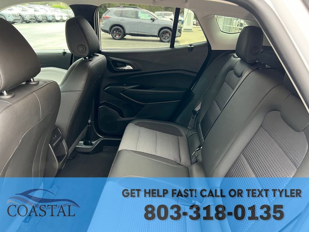 Used 2025 Chevrolet Trax LT image 17