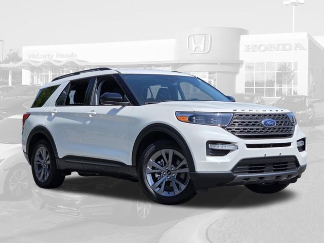 Used 2022 Ford Explorer XLT w/ Equipment Group 202A image 21