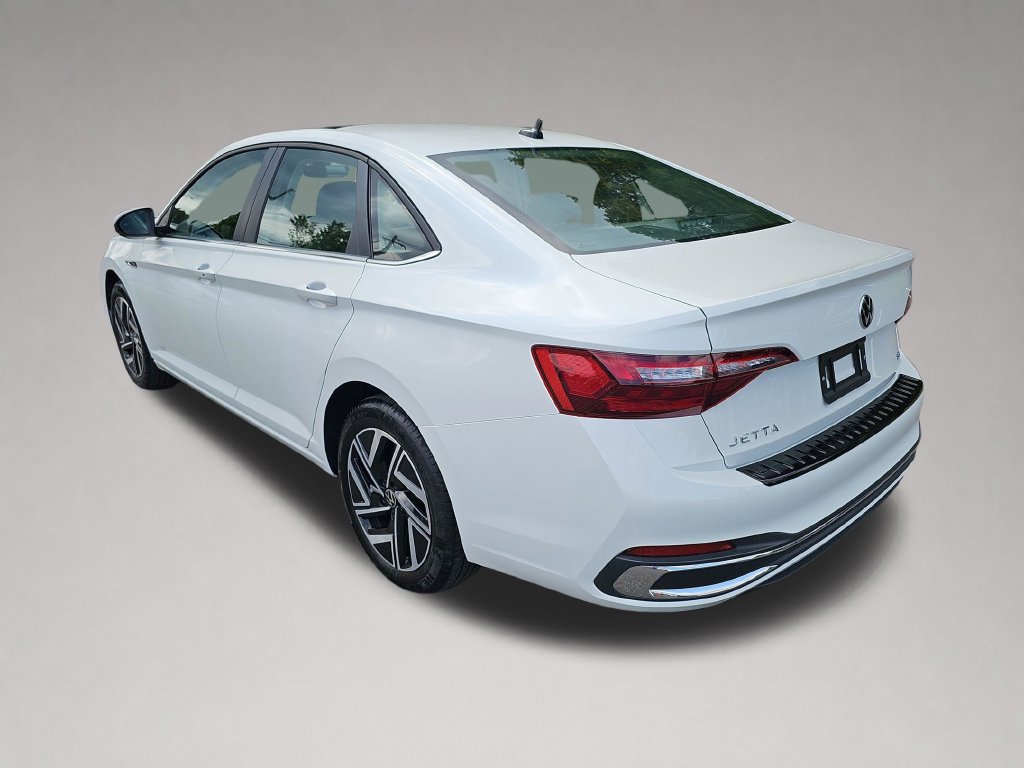 Used 2023 Volkswagen Jetta SEL FWD image 5