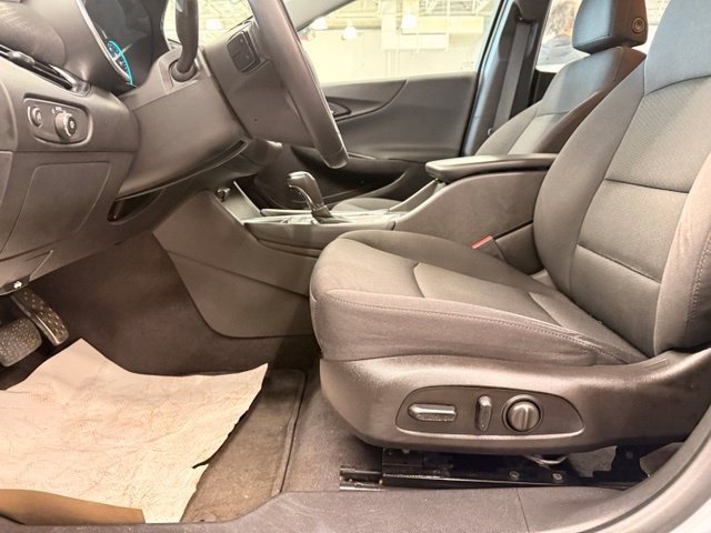 Used 2017 Chevrolet Malibu LT FWD image 9