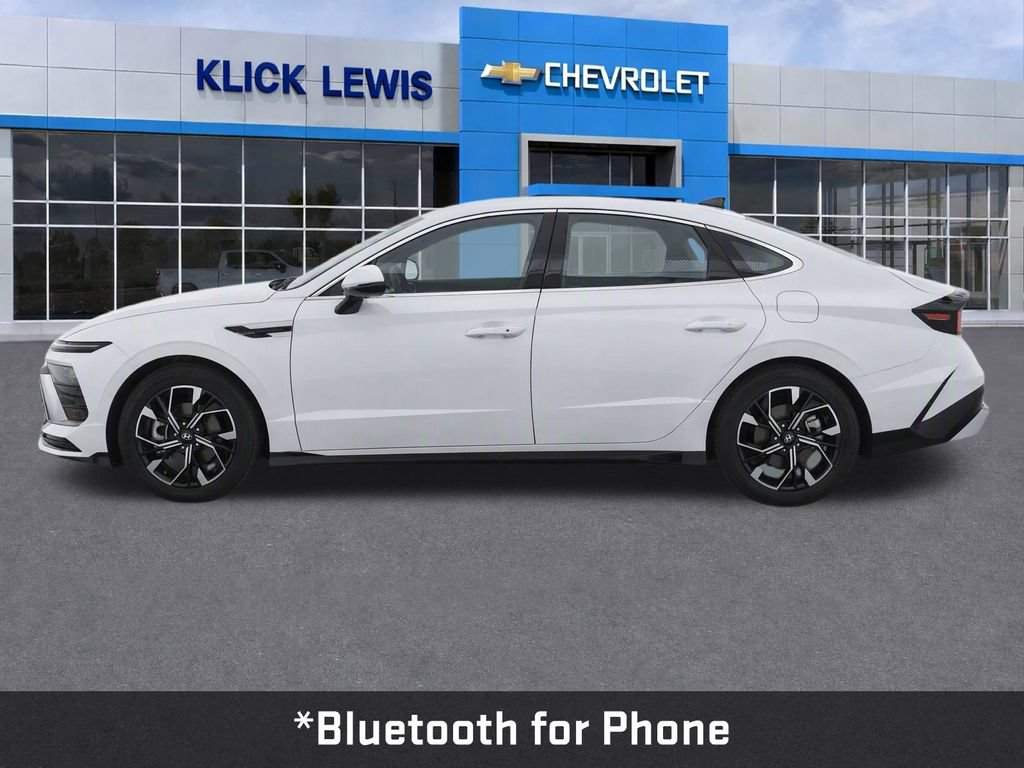 Used 2025 Hyundai Sonata SEL FWD image 4