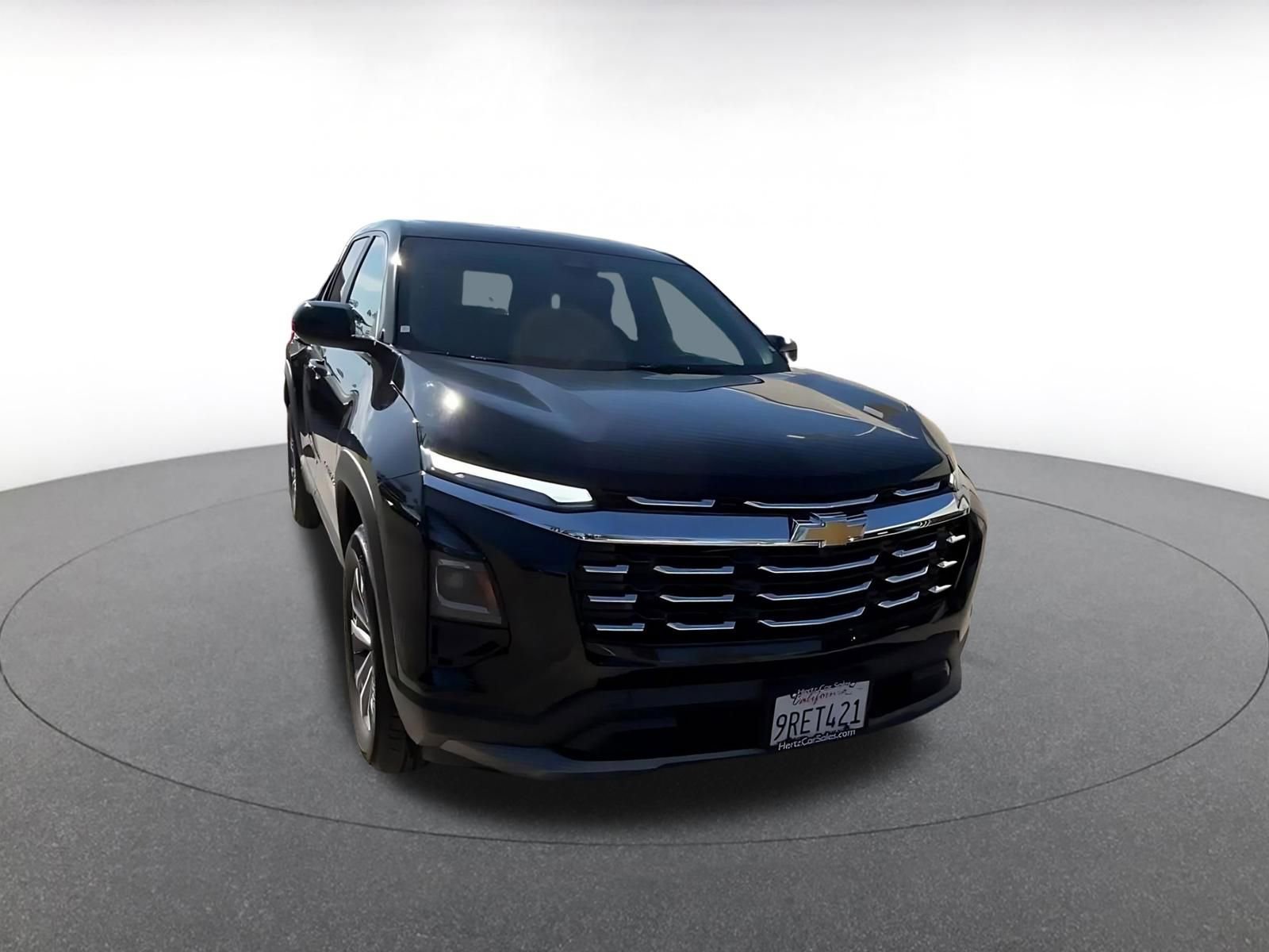 Used 2025 Chevrolet Equinox LT AWD/4WD image 3