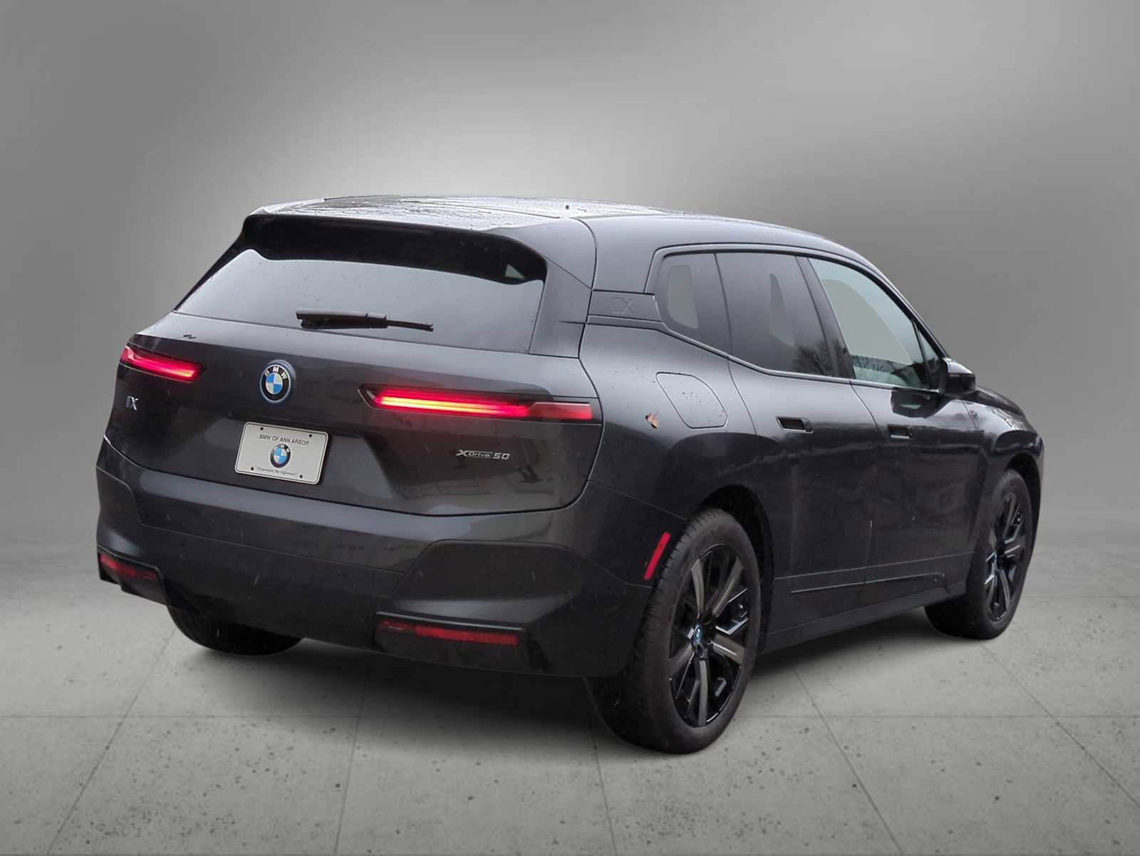 Used 2025 BMW iX xDrive50 image 8