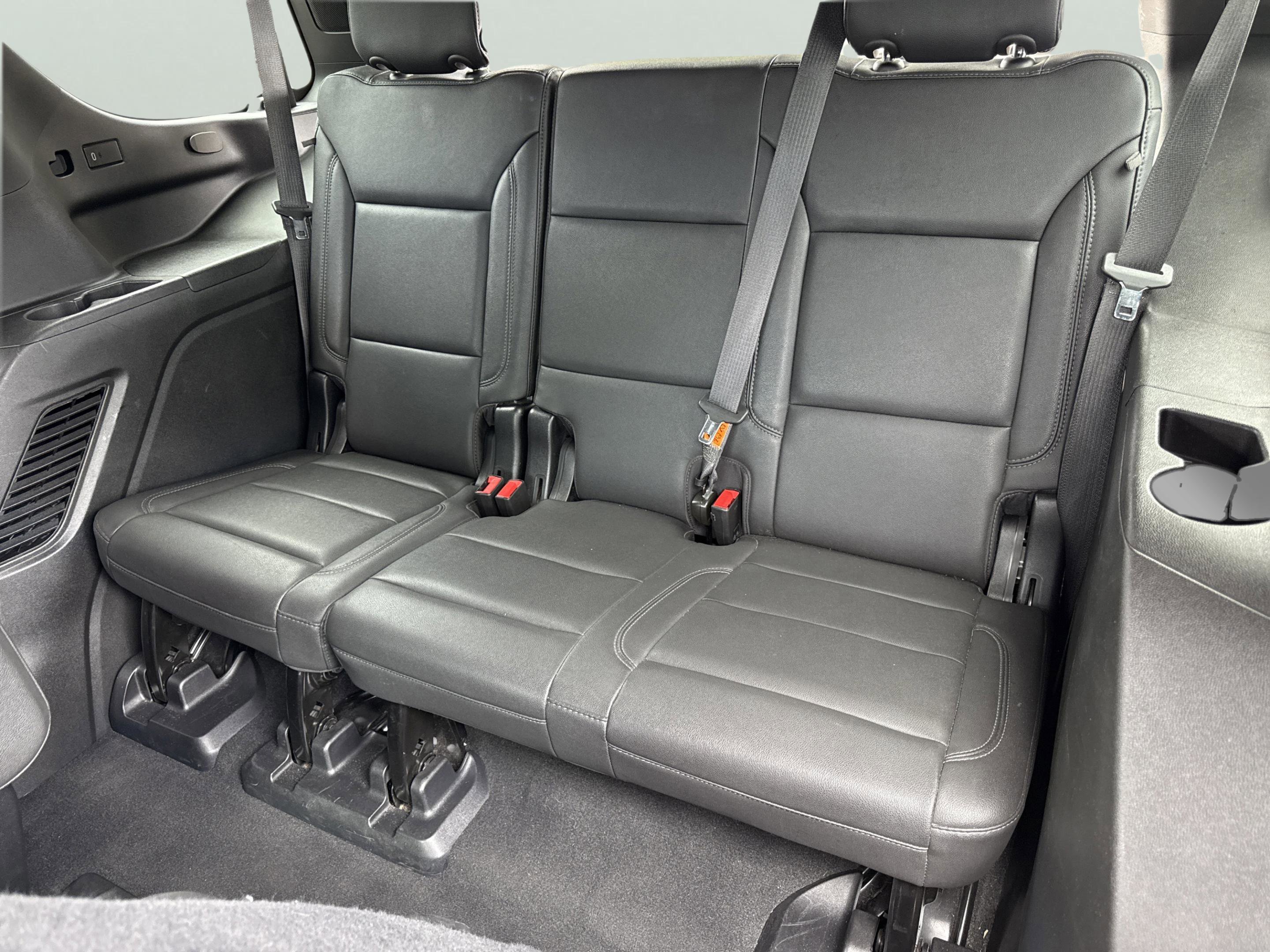 Used 2022 Chevrolet Tahoe Z71 w/ Luxury Package AWD/4WD image 30