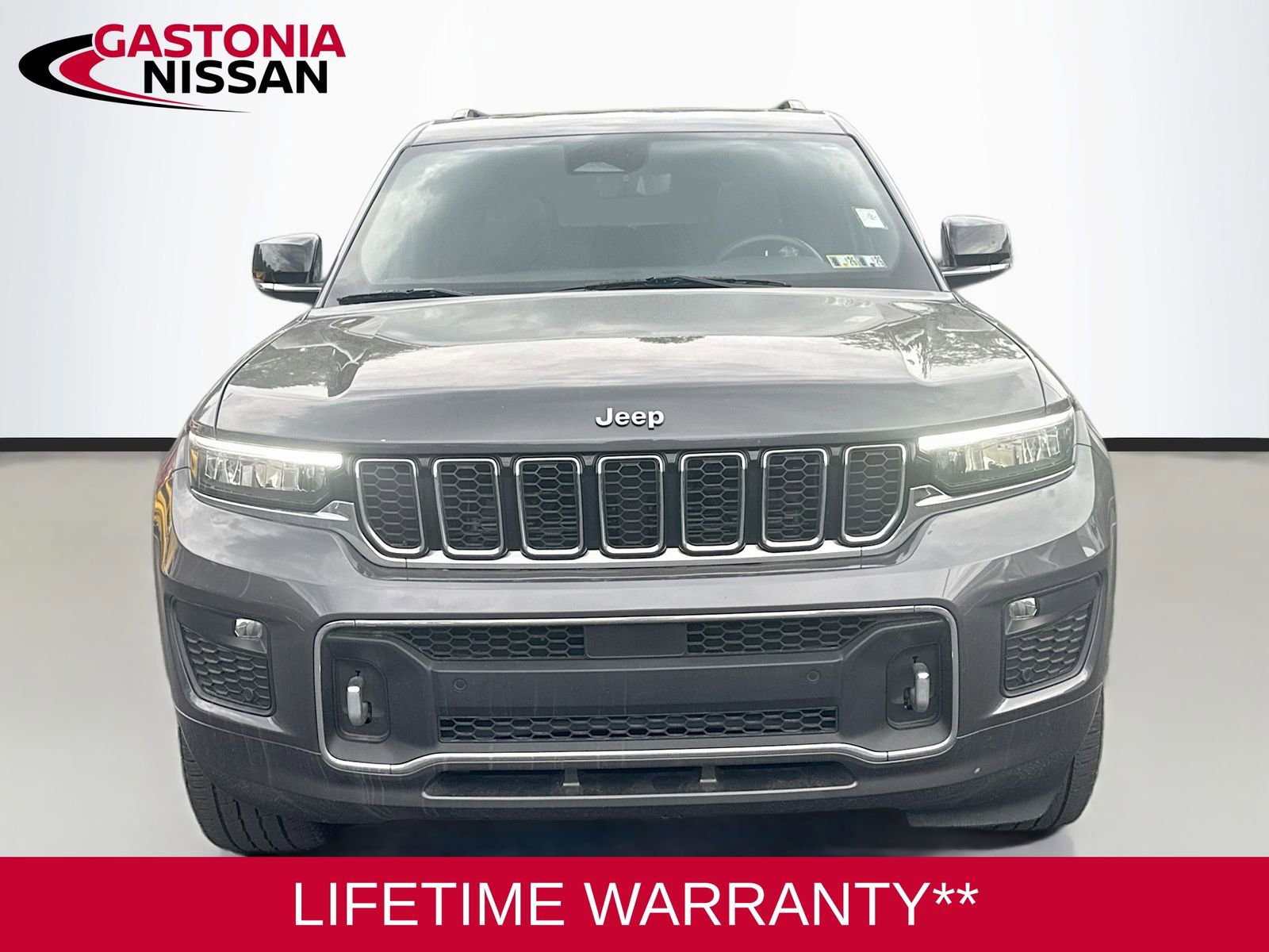 Used 2021 Jeep Grand Cherokee L Overland w/ Luxury Tech Group IV AWD/4WD image 2