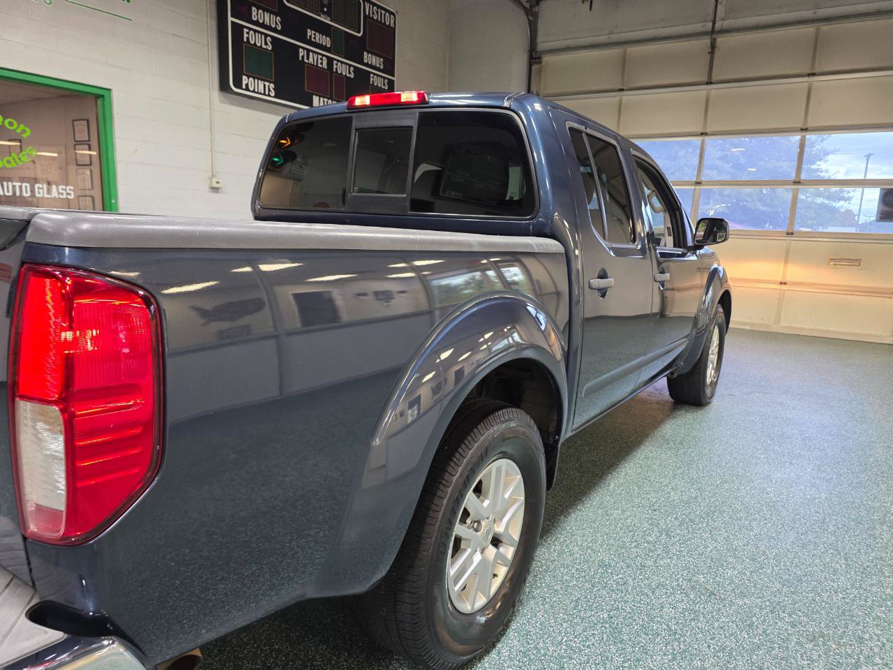 Used 2015 Nissan Frontier SV RWD image 7