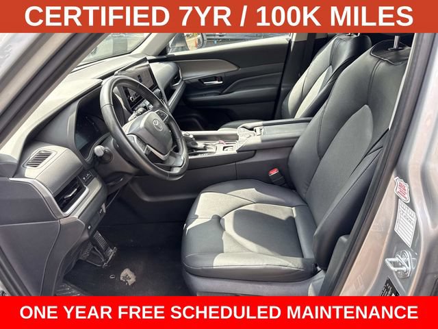 Used 2025 Toyota Grand Highlander AWD image 11
