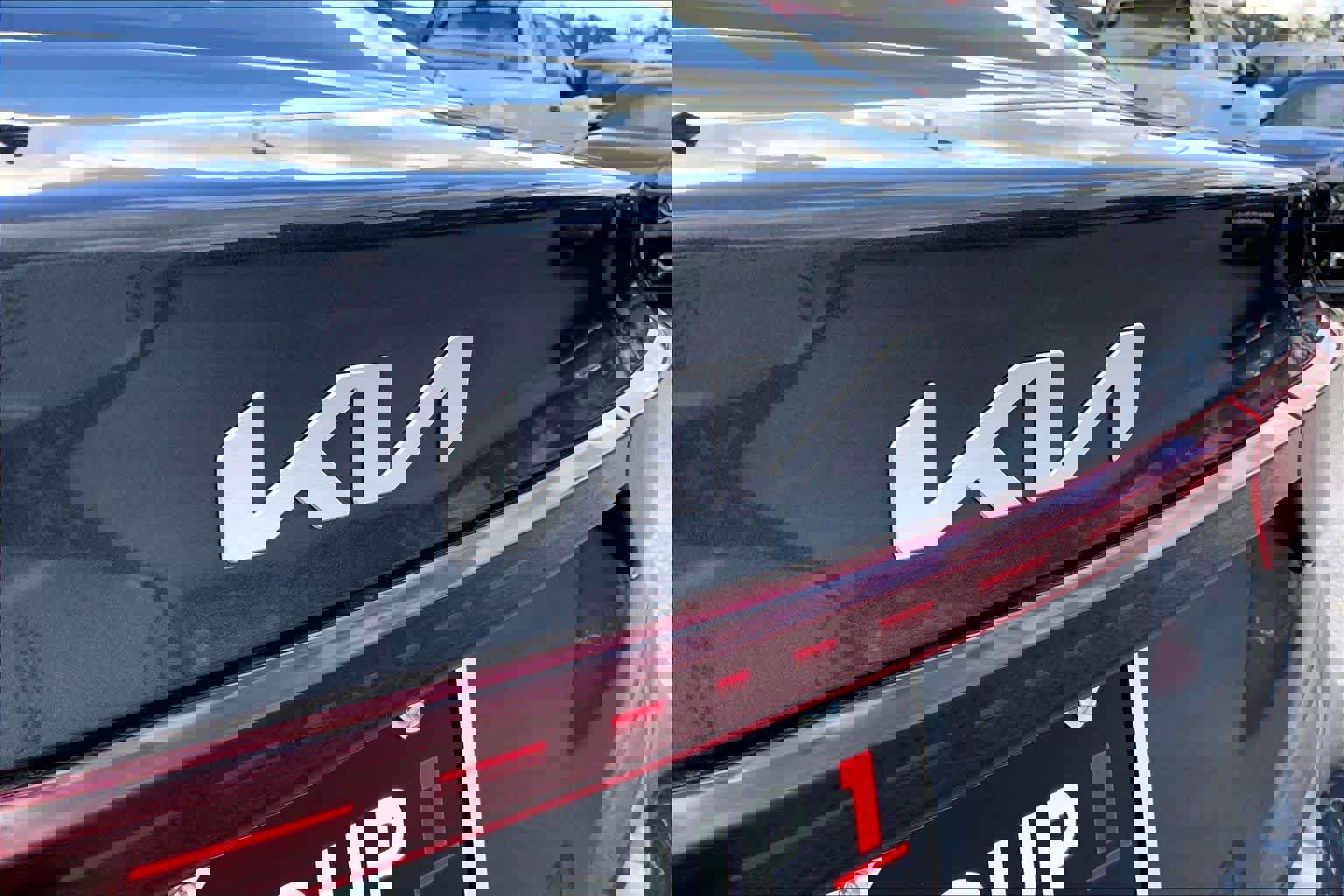 Used 2024 Kia Forte LXS image 9