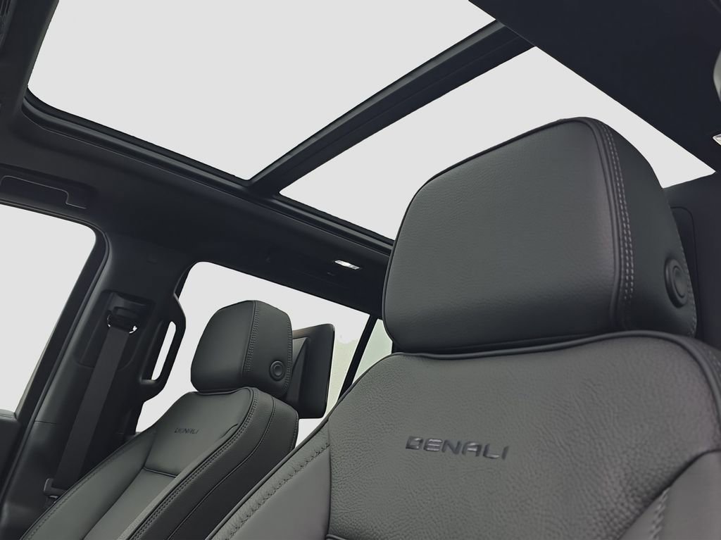 New 2026 GMC Yukon Denali image 8