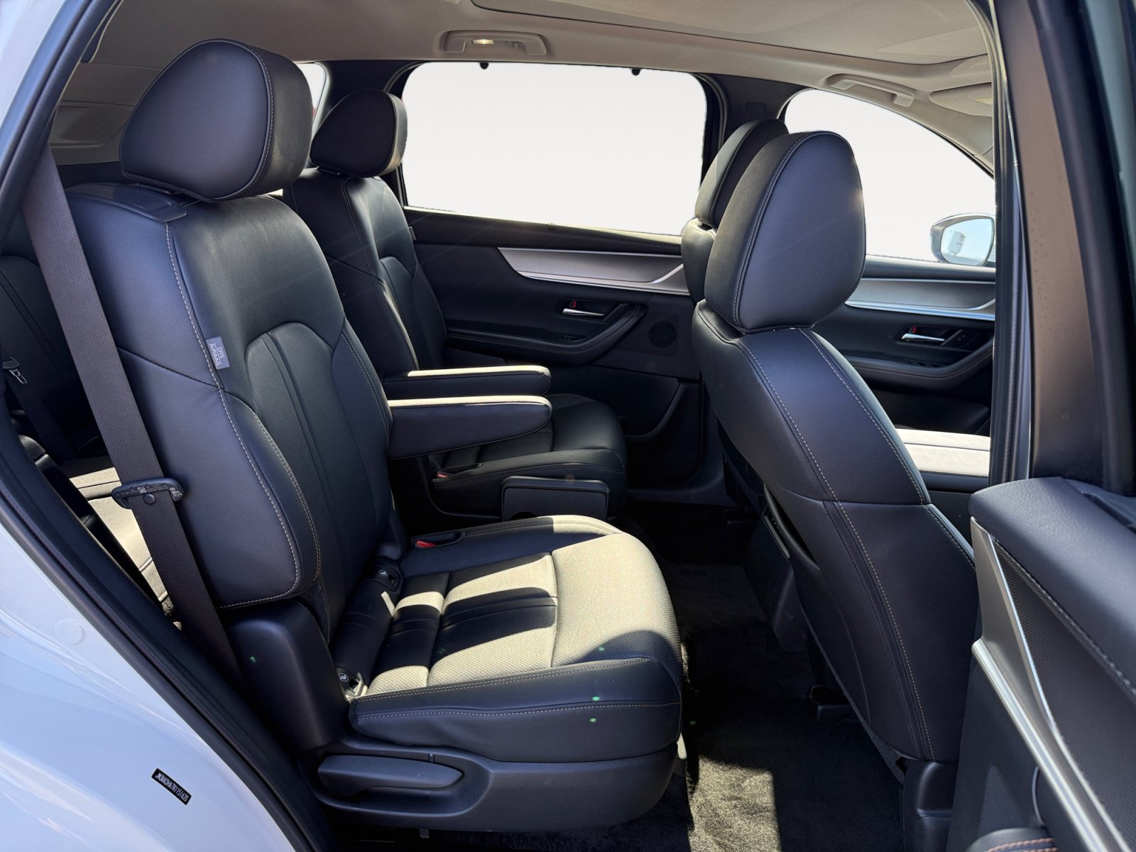Certified 2024 MAZDA CX-90 Plug-In Hybrid w/ Premium Pkg AWD/4WD image 18