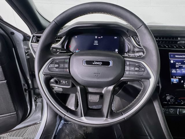 Used 2025 Jeep Grand Cherokee L Laredo RWD image 16