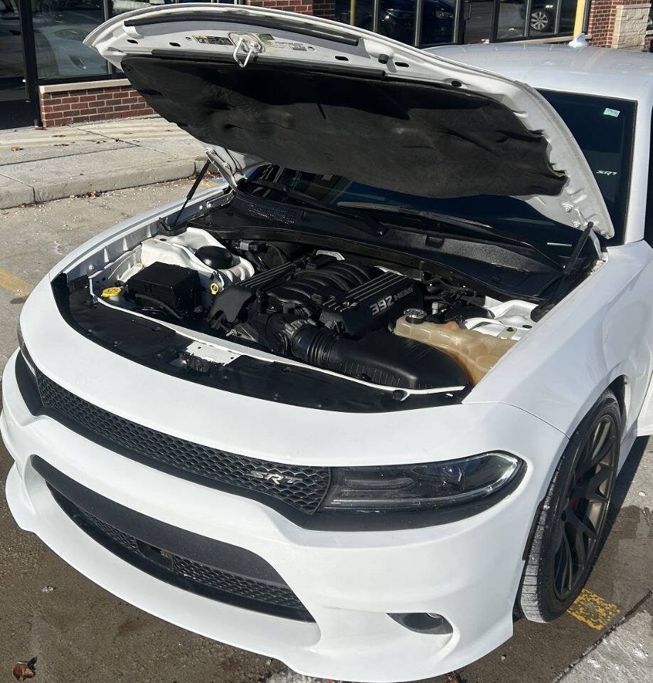 Used 2018 Dodge Charger SRT w/ Technology Group image 35