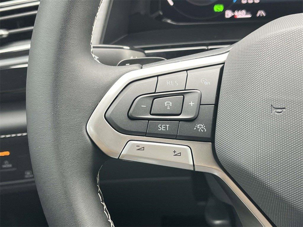 New 2026 Volkswagen Atlas Cross Sport SE FWD image 18