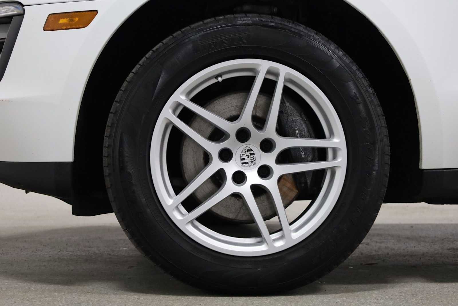 Used 2017 Porsche Macan image 40