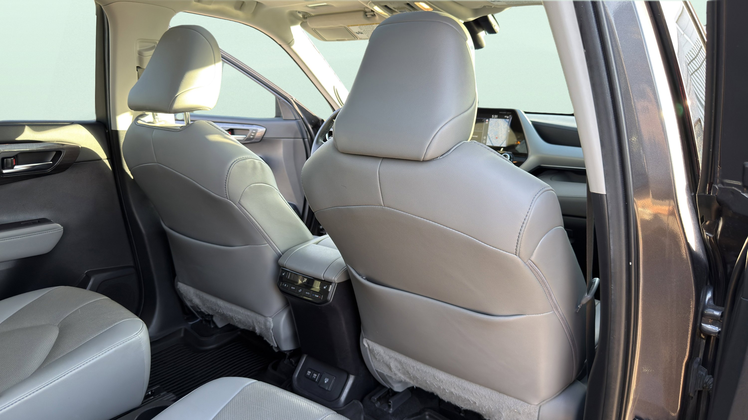 Used 2021 Toyota Highlander Platinum image 43