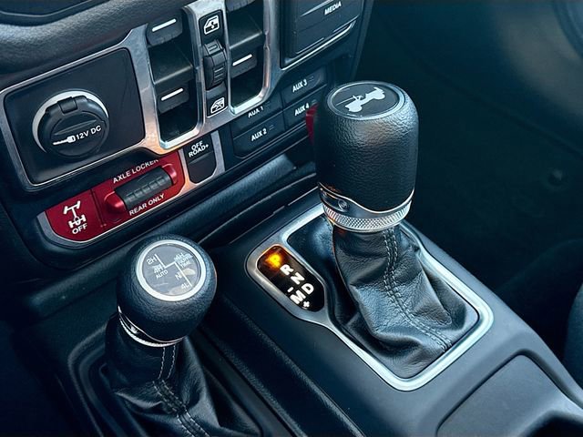 Used 2024 Jeep Wrangler Willys AWD/4WD image 26