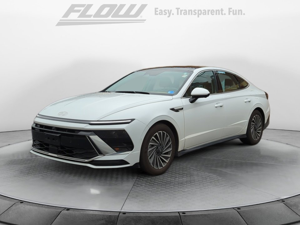 Certified 2025 Hyundai Sonata Limited FWD image 4
