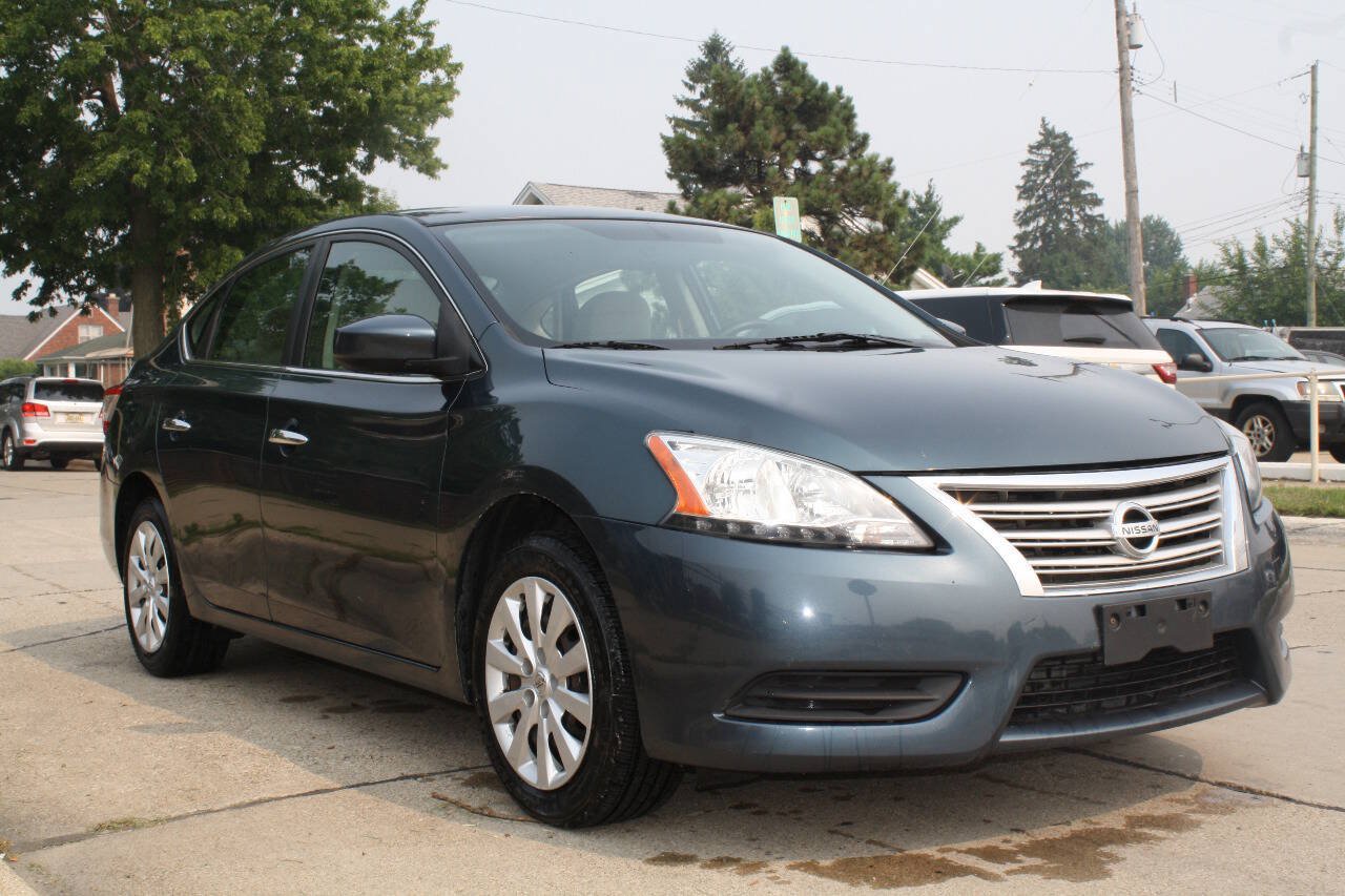 Used 2015 Nissan Sentra SV w/ Cold Weather Package FWD image 4