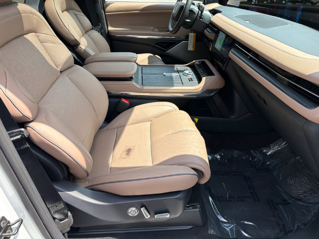 New 2027 Lincoln Navigator L Black Label AWD/4WD image 14